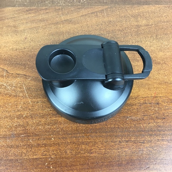 Blender Bottle Classic V2 Shaker Bottle - Black 18 Oz. Black Top - Picture 7 of 8